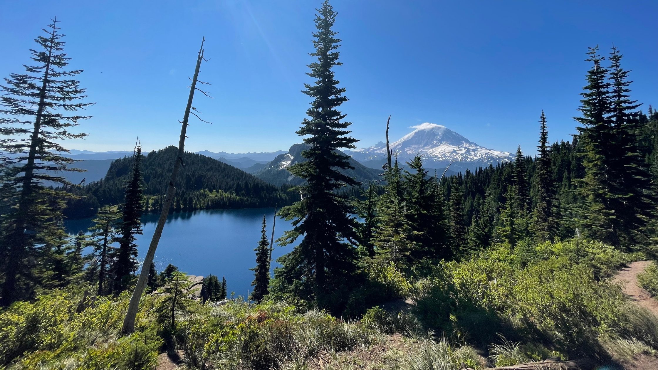 Day Hiking Summit Lake- Mt. Rainier Area